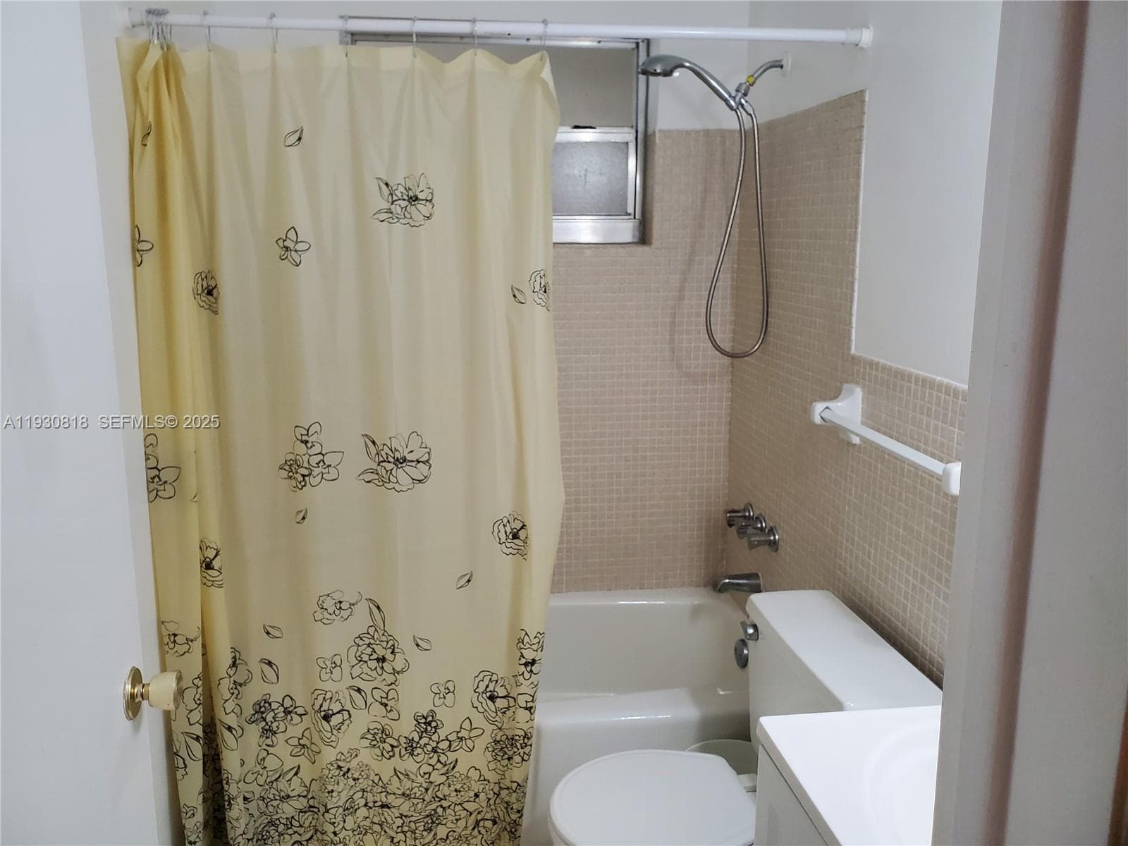 17 GREEN CONDO · #317 in Hallandale Beach - Photo 3