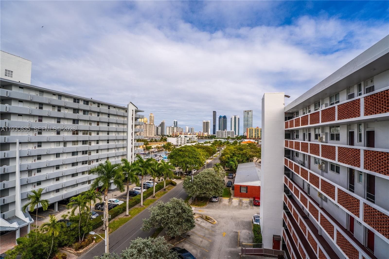 EASTERN SHORES WHITE HOUS · #710 in North Miami Beach - Photo 13