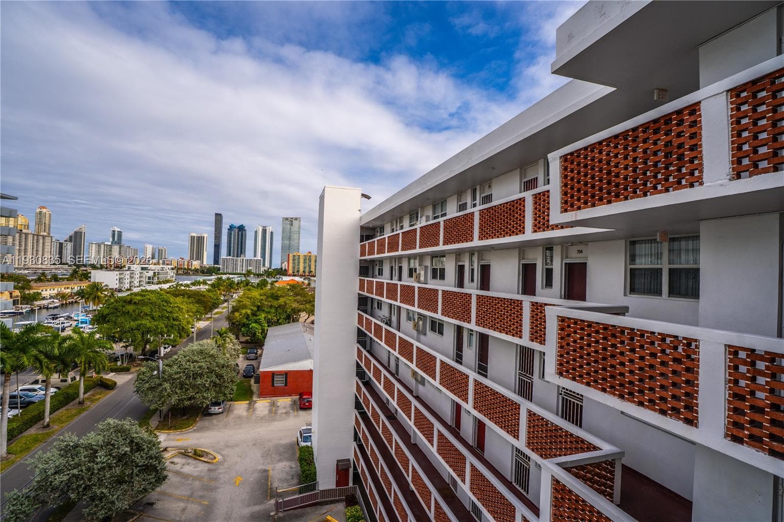 EASTERN SHORES WHITE HOUS · #710 in North Miami Beach - Photo 14