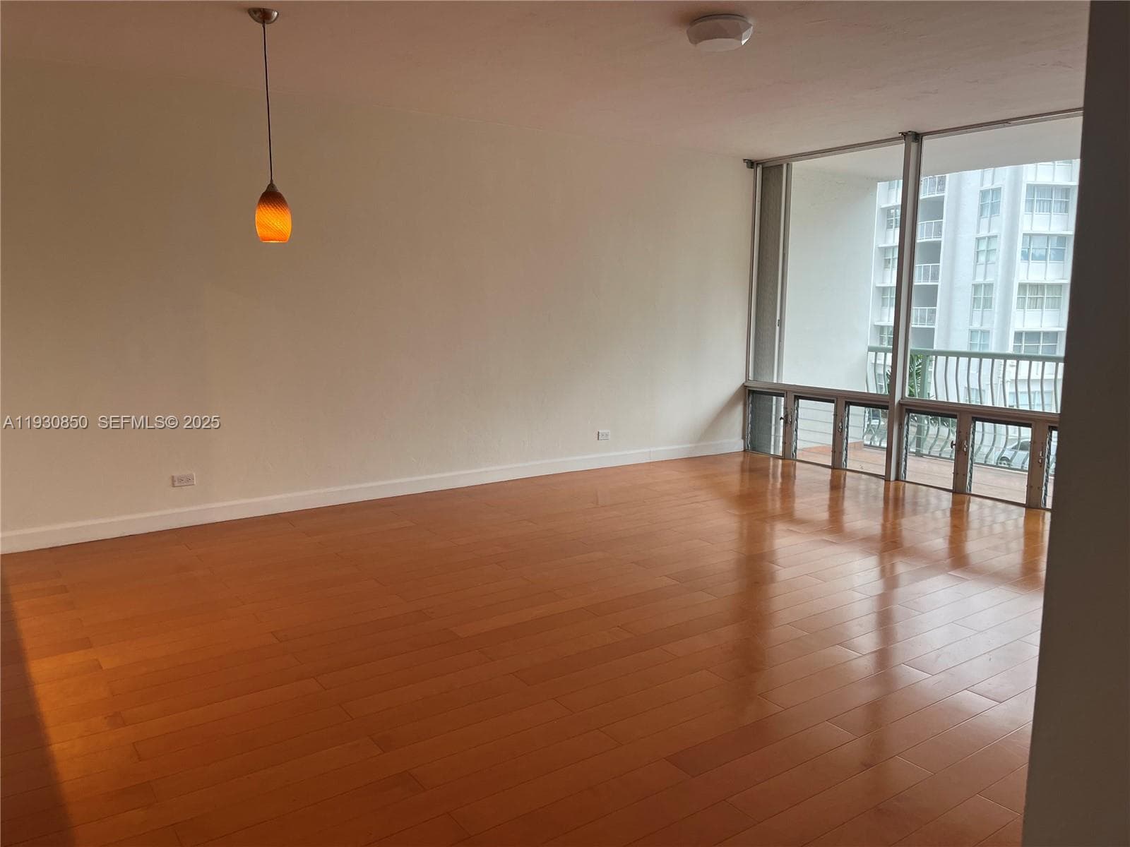 BRICKELL BAY TOWER CONDO · #302 in Miami - Photo 16