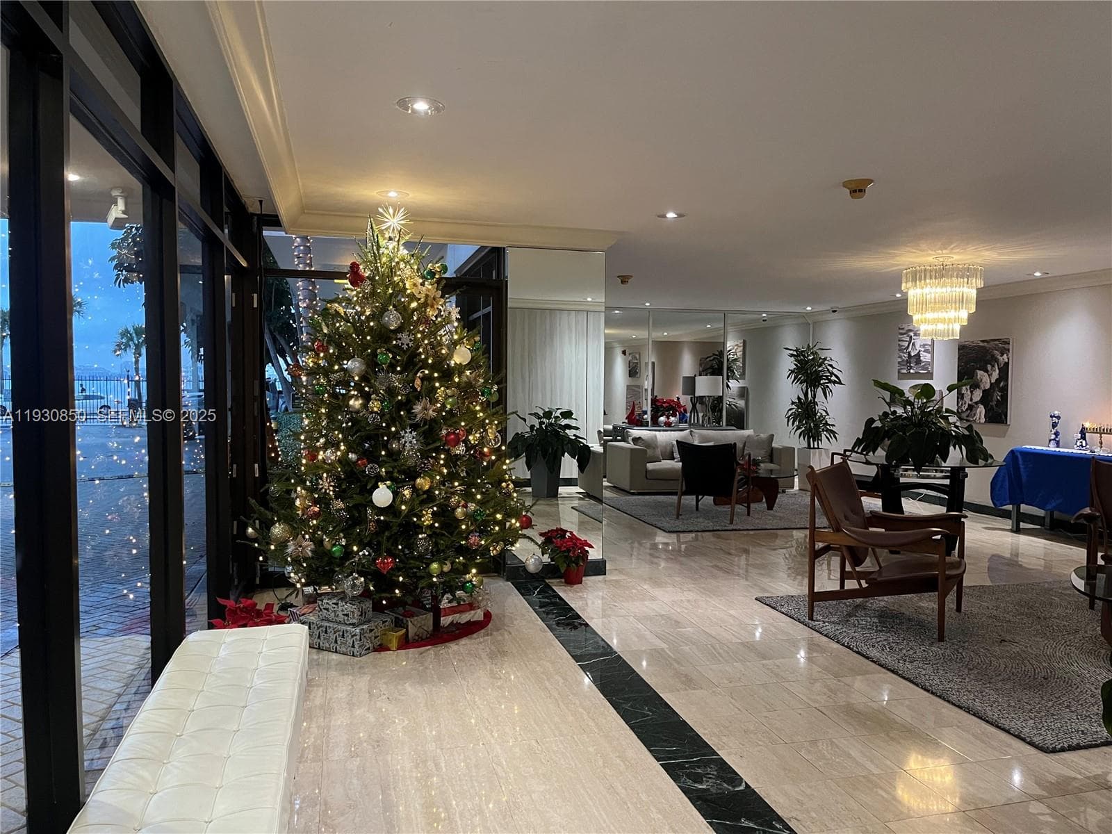 BRICKELL BAY TOWER CONDO · #302 in Miami - Photo 8