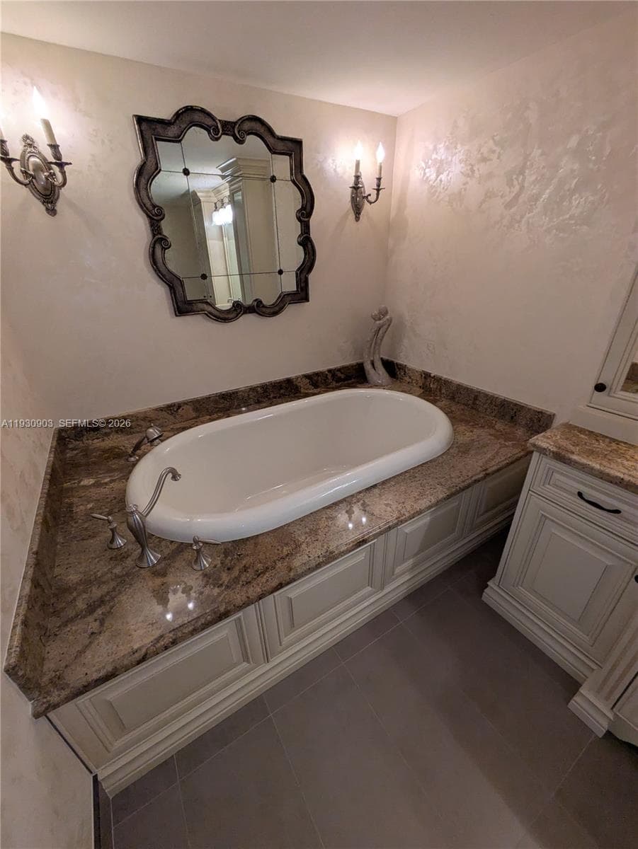 Anchor Bay Club · #204 in Hallandale Beach - Photo 23