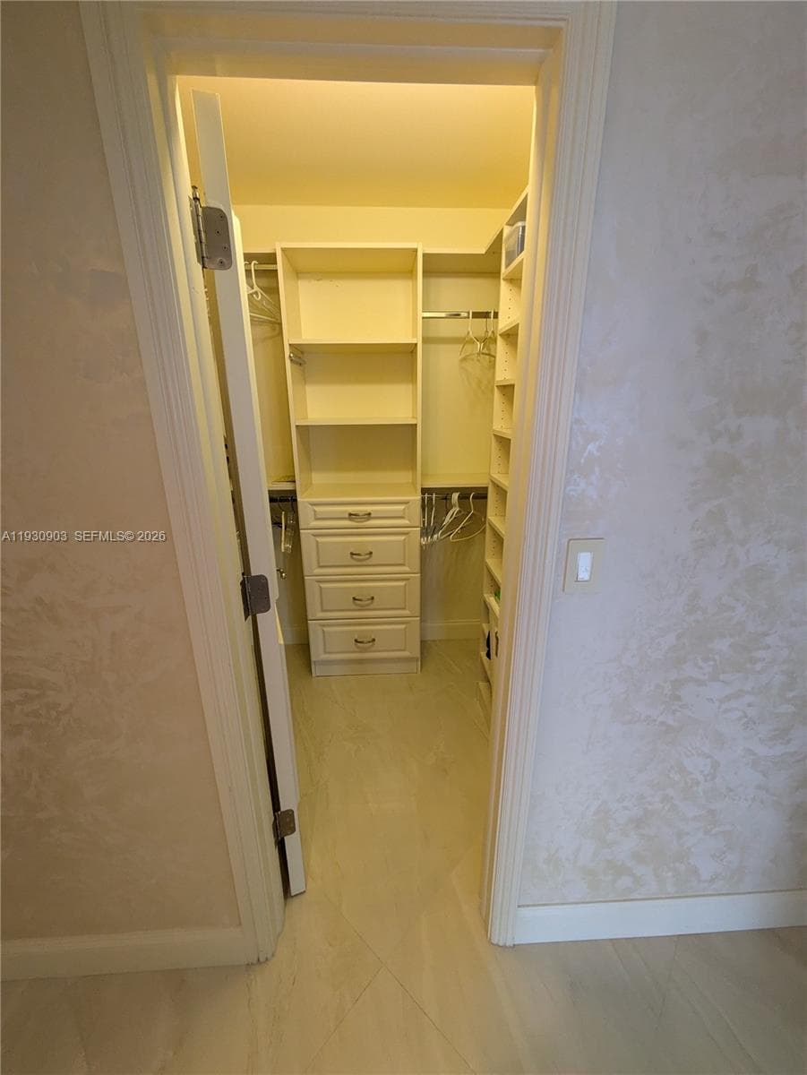 Anchor Bay Club · #204 in Hallandale Beach - Photo 27