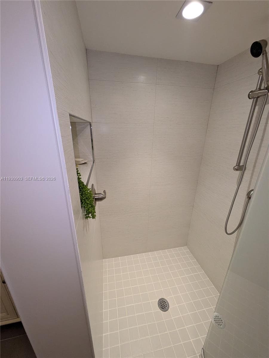 Anchor Bay Club · #204 in Hallandale Beach - Photo 34