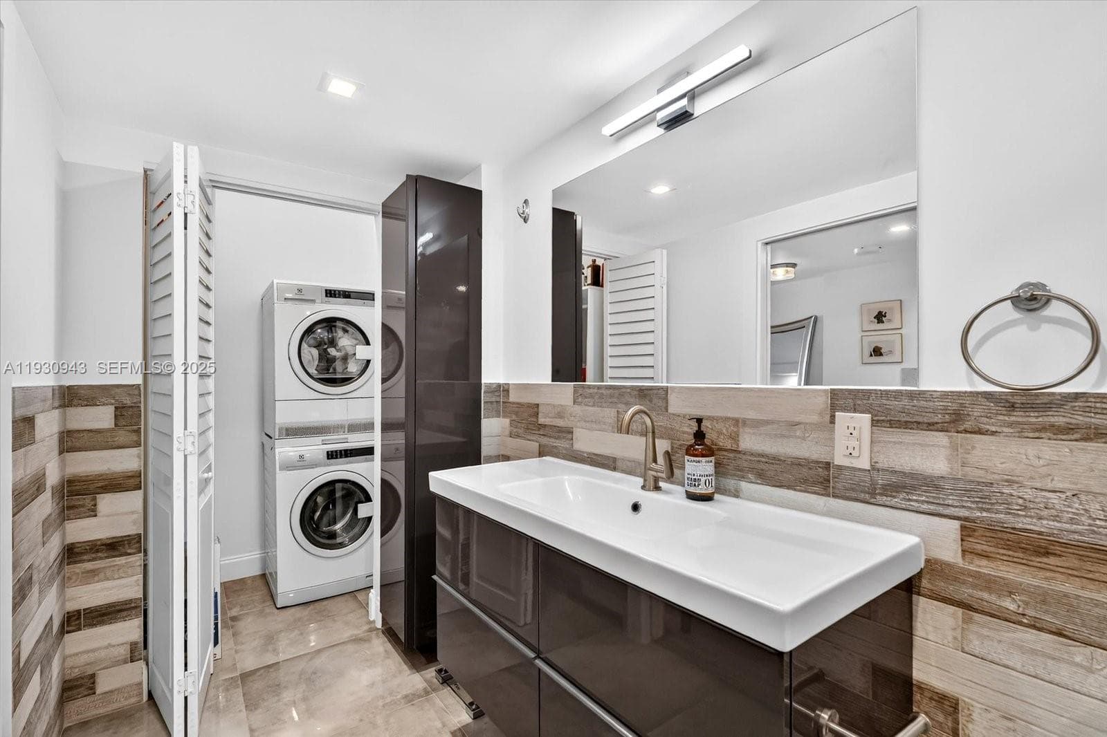 Roney Palace · #714 in Miami Beach - Photo 12