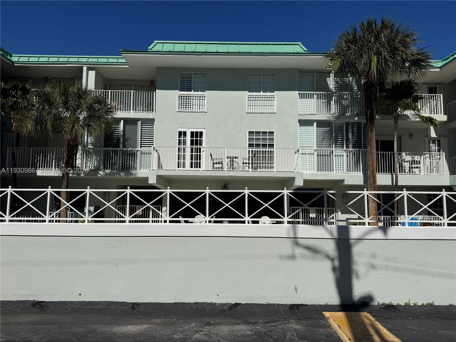 GOVERNORS LODGE ASSOC CON · #3H in Key Biscayne - Photo 2