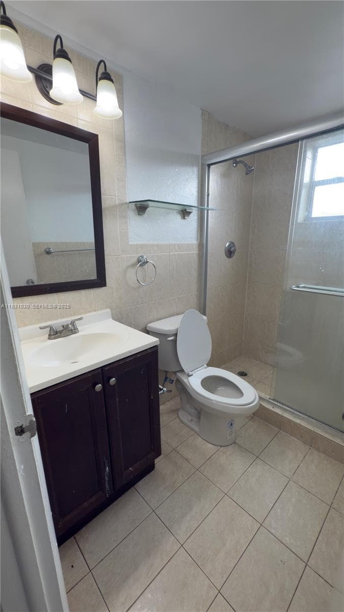 VENICE ISLE CONDO · #402 in North Miami Beach - Photo 8