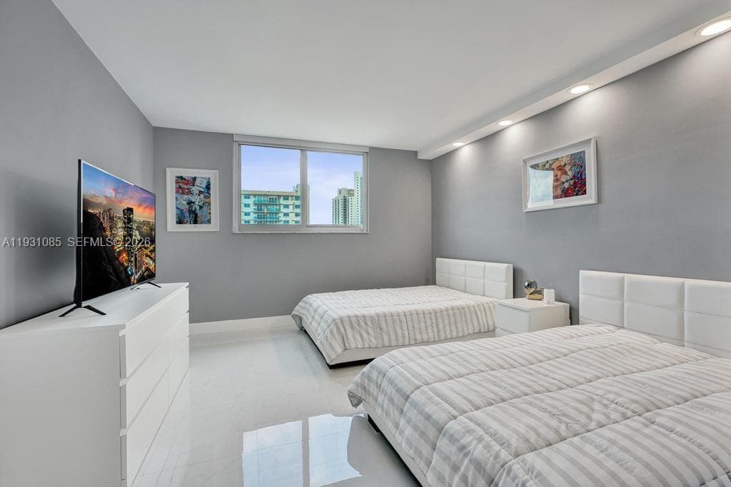 Oceanview Building B · #1104 in Sunny Isles Beach - Photo 26