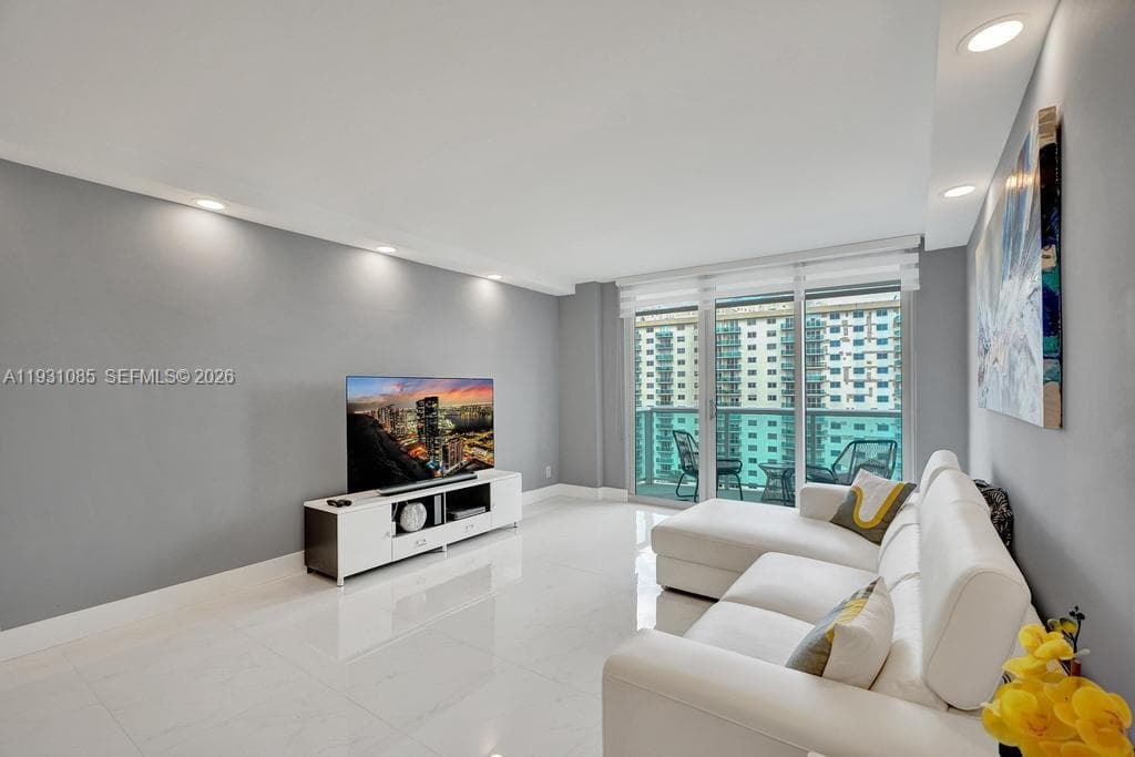 Oceanview Building B · #1104 in Sunny Isles Beach - Photo 3