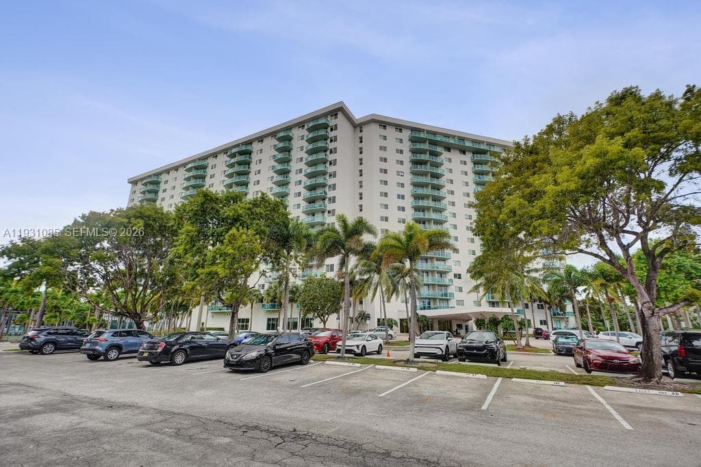Oceanview Building B · #1104 in Sunny Isles Beach - Photo 61