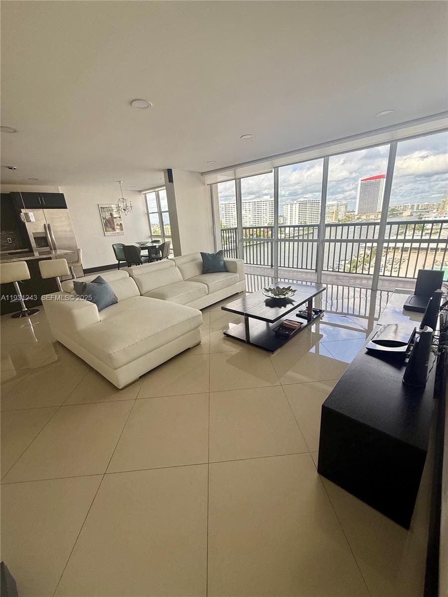 AVANT GARDE CONDO · #807 in Hallandale Beach - Photo 13