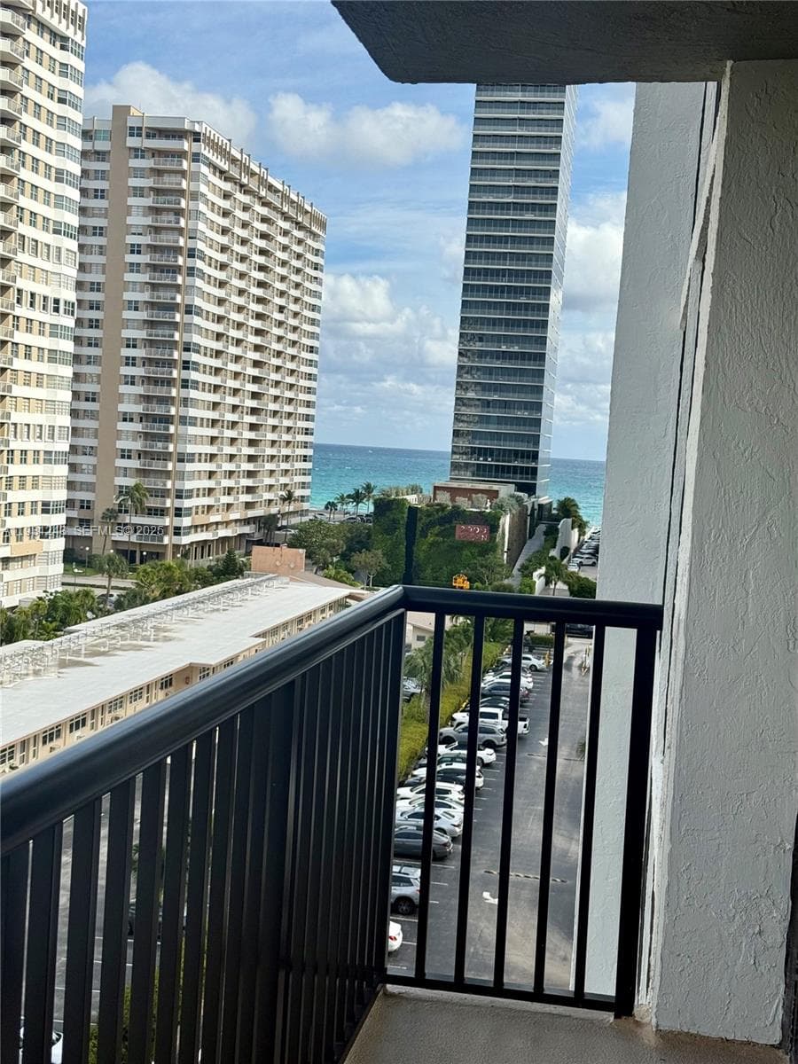 AVANT GARDE CONDO · #807 in Hallandale Beach - Photo 16