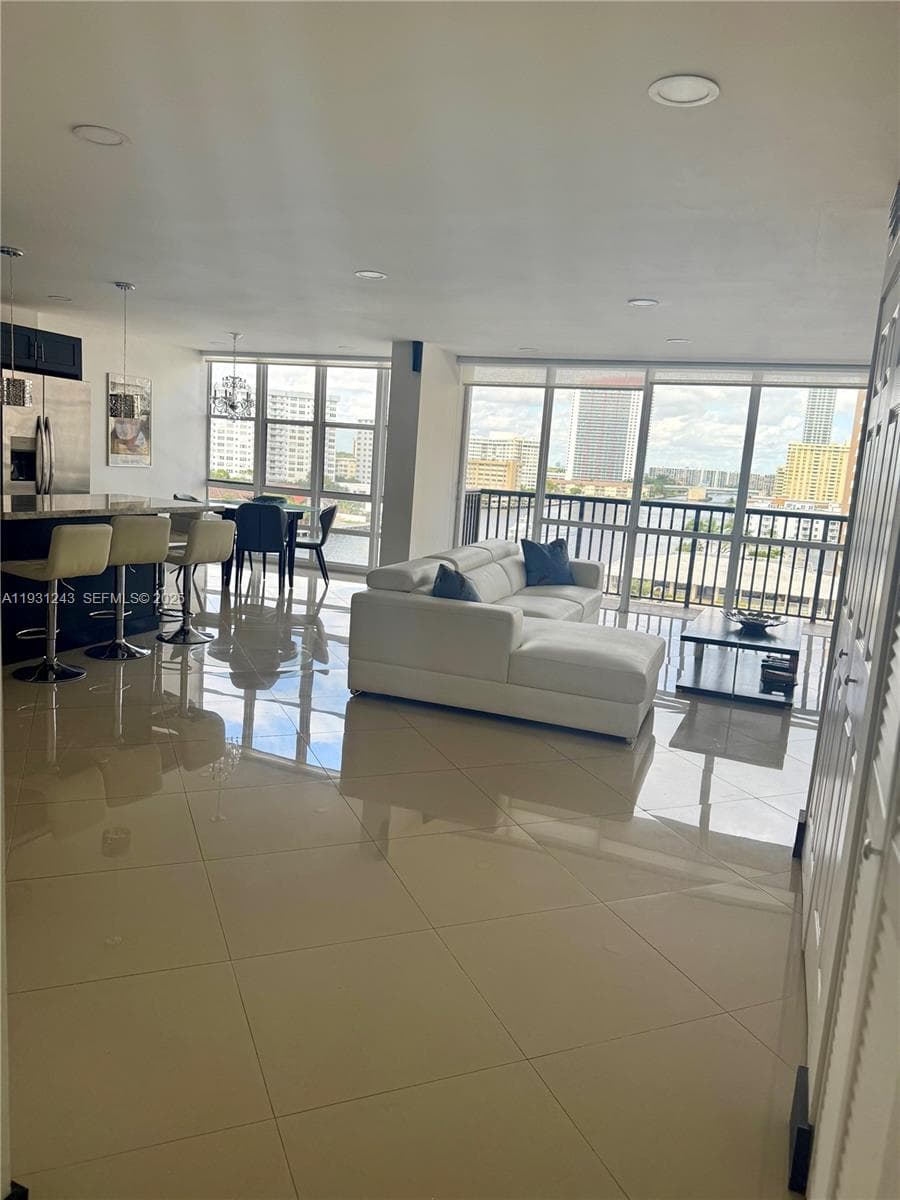 AVANT GARDE CONDO · #807 in Hallandale Beach - Photo 12