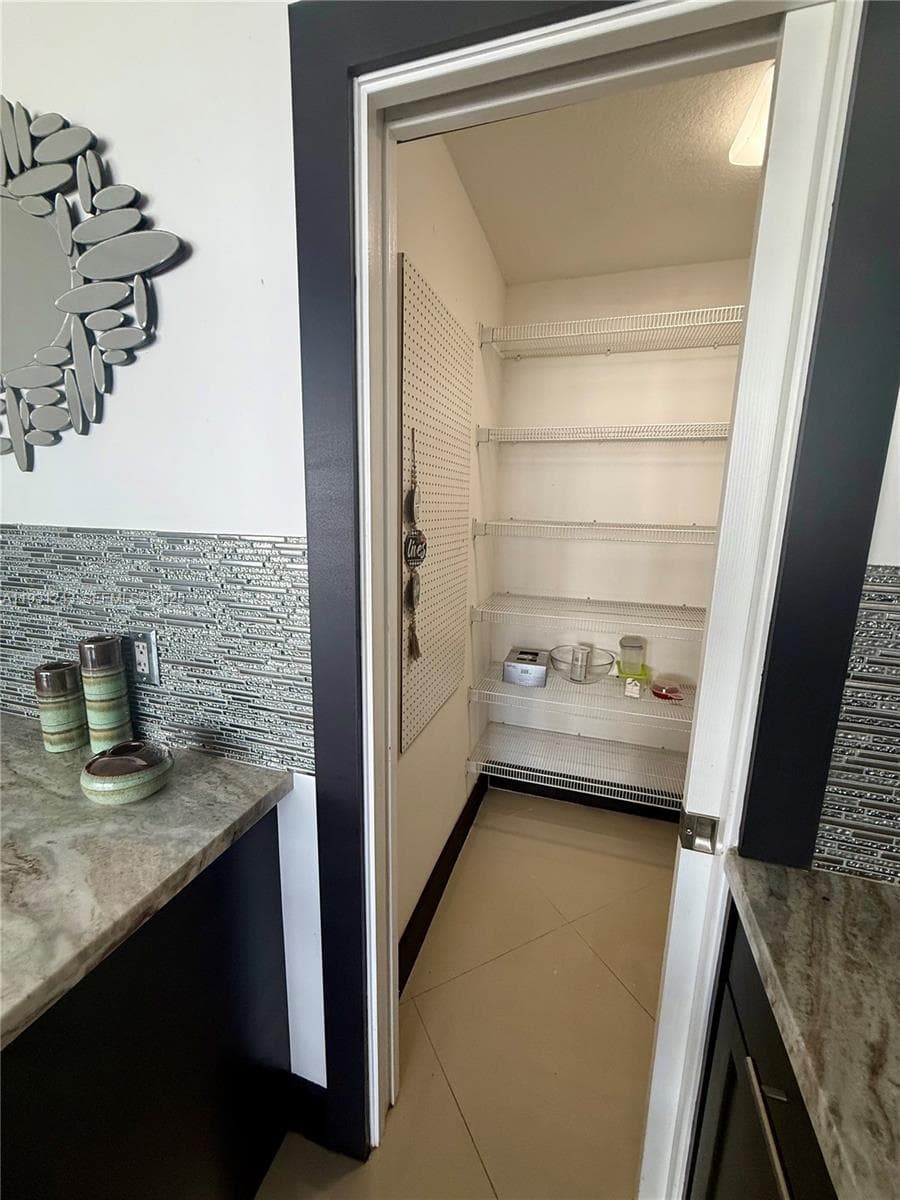 Walk in Pantry