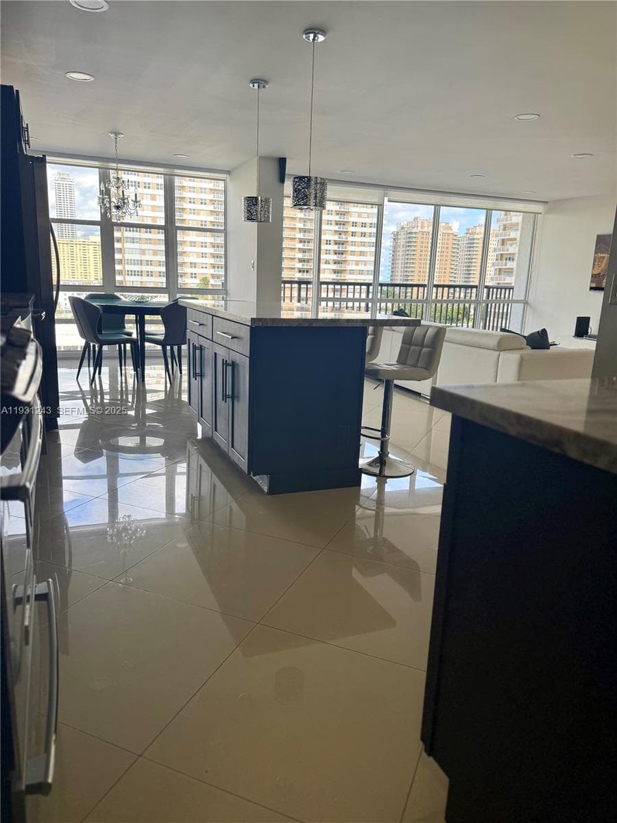 AVANT GARDE CONDO · #807 in Hallandale Beach - Photo 10