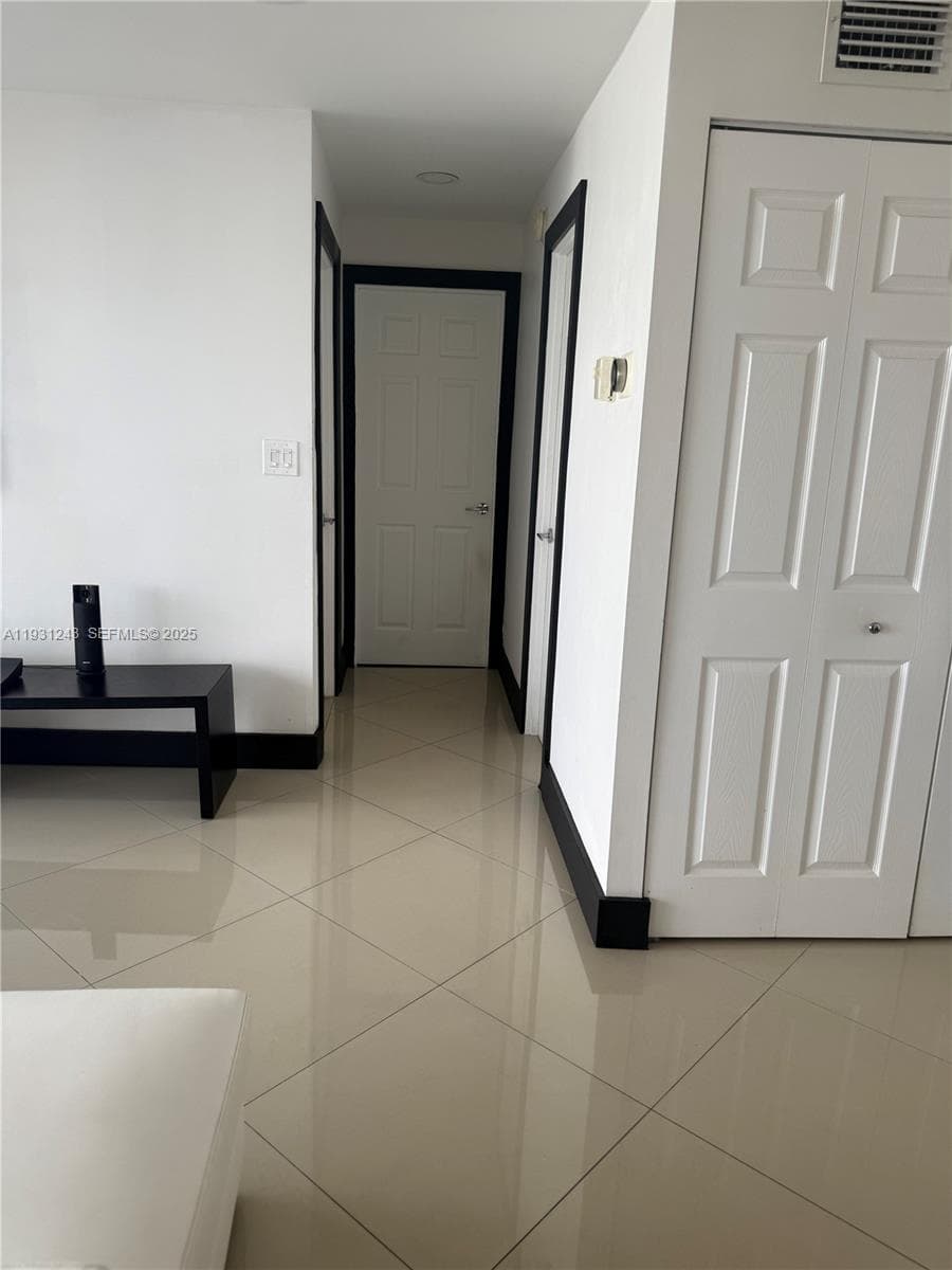 AVANT GARDE CONDO · #807 in Hallandale Beach - Photo 21