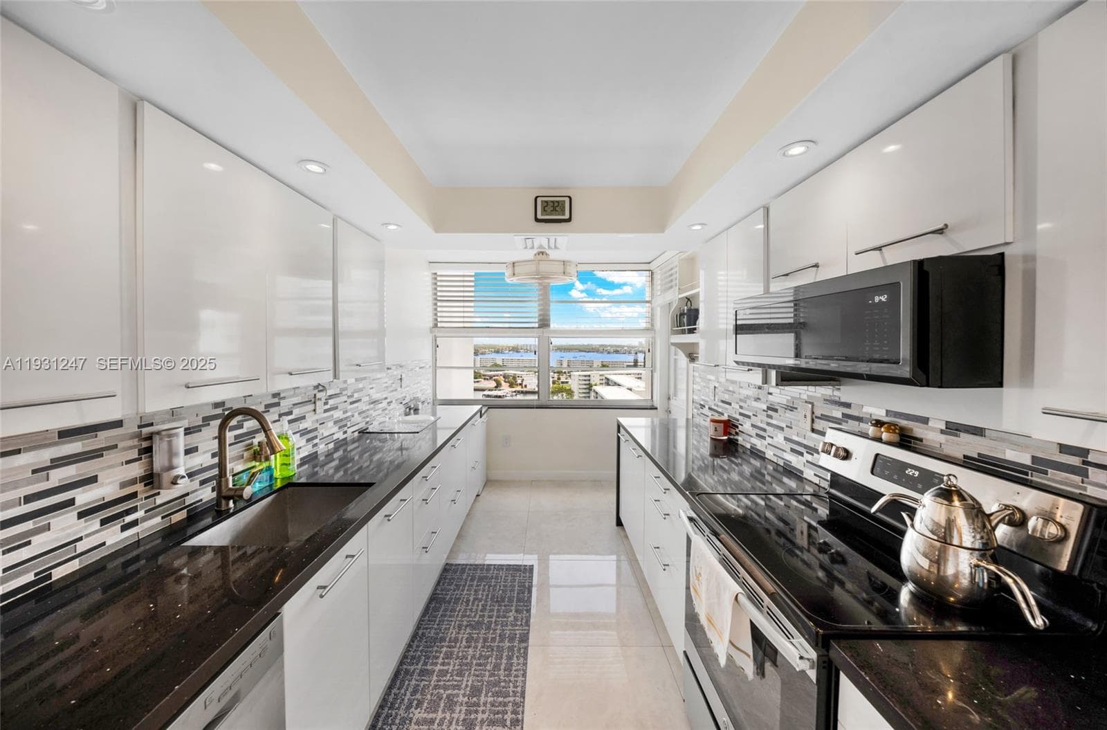 DEL PRADO MARINA · #1401 in Aventura - Photo 16