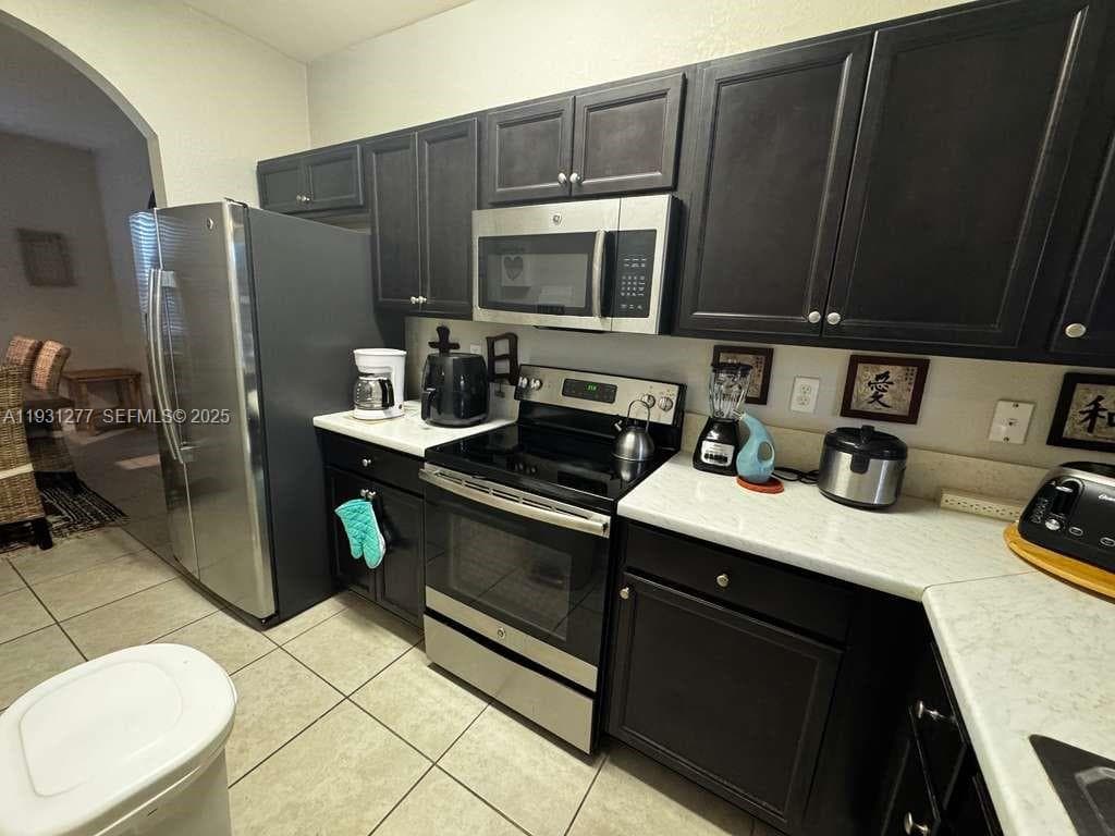 2819 SE 1st Dr #5 photo 3