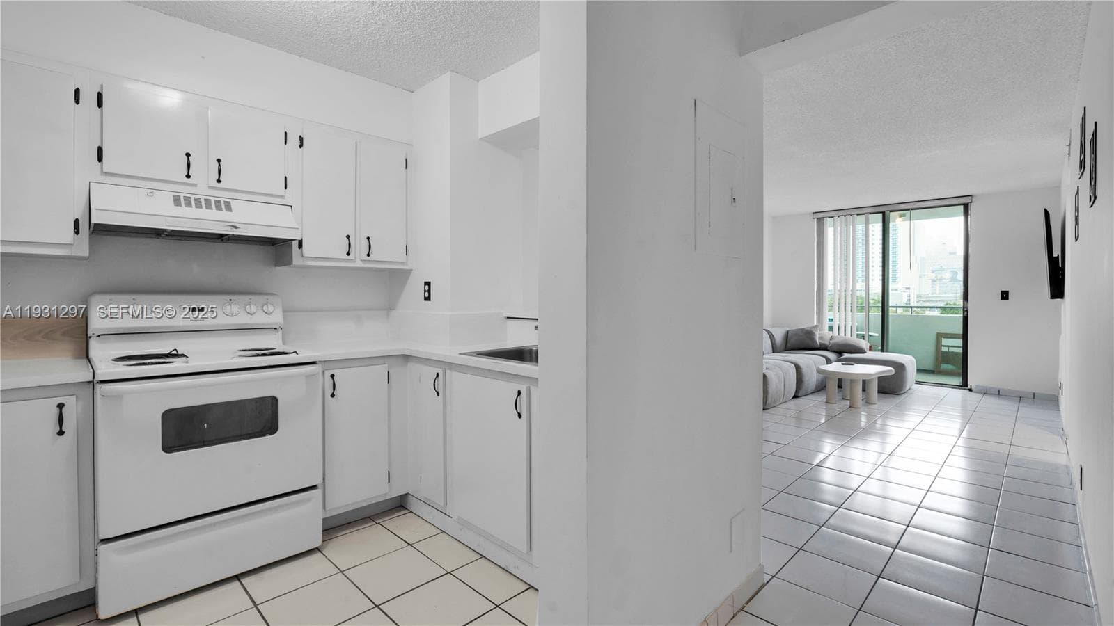 RIOPLAZA CONDOMINIUM · #603 in Miami - Photo 4
