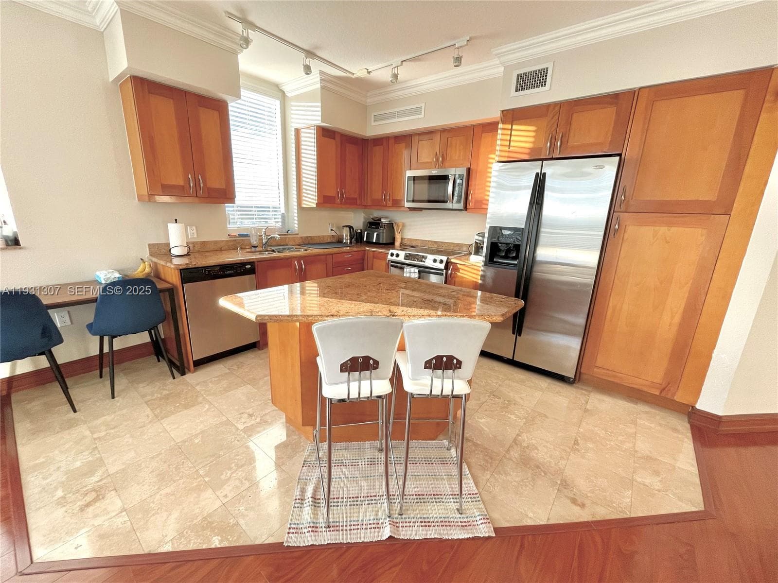 DUO CONDOMINIUM WEST · #1507W in Hallandale Beach - Photo 2