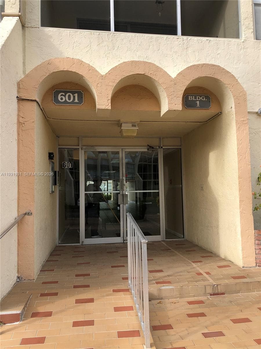 DESOTO PARK CONDO · #316 in Hallandale Beach - Photo 2