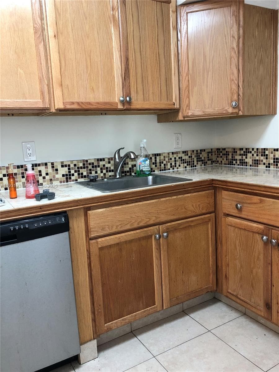 DESOTO PARK CONDO · #316 in Hallandale Beach - Photo 12