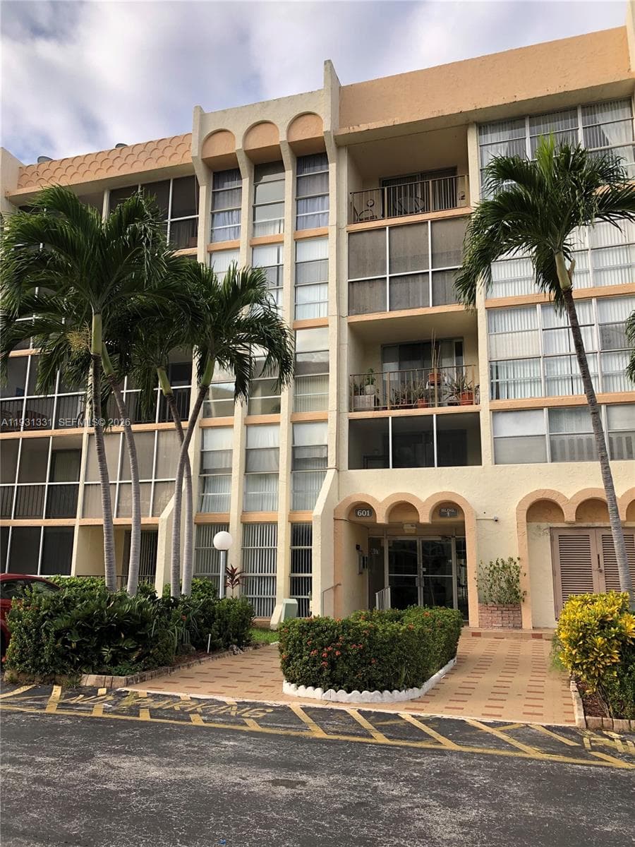 DESOTO PARK CONDO · #316 in Hallandale Beach - Photo 1