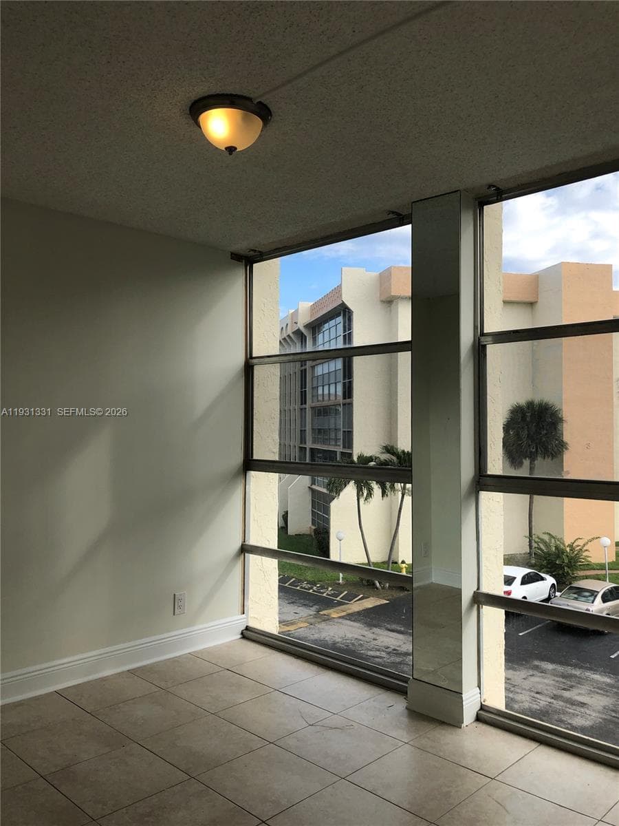 DESOTO PARK CONDO · #316 in Hallandale Beach - Photo 24