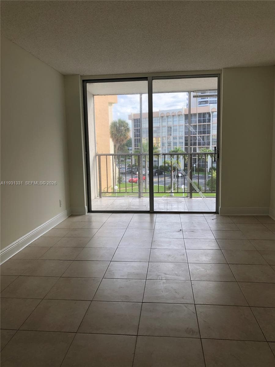 DESOTO PARK CONDO · #316 in Hallandale Beach - Photo 15