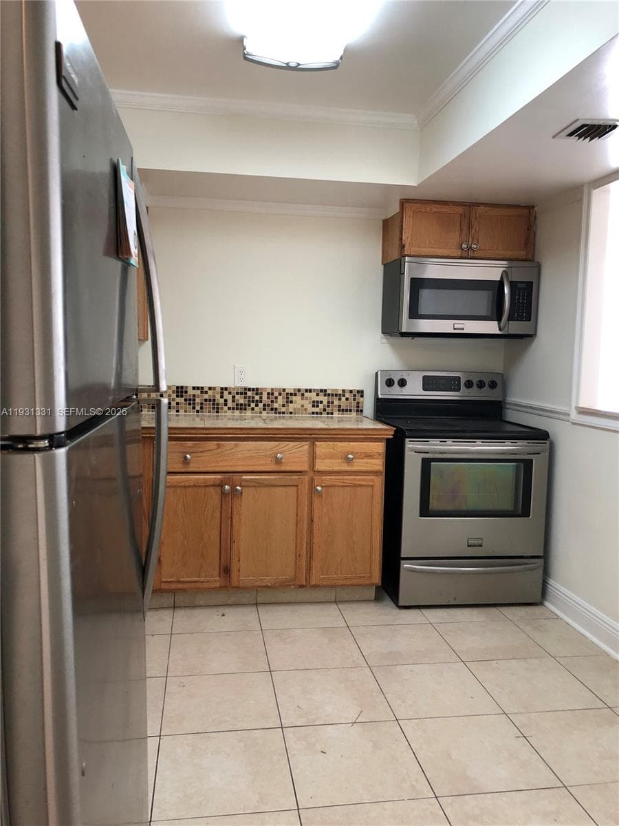 DESOTO PARK CONDO · #316 in Hallandale Beach - Photo 8