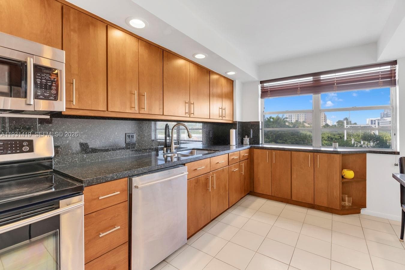 ADMIRALS PORT CONDO · #301W in Aventura - Photo 8