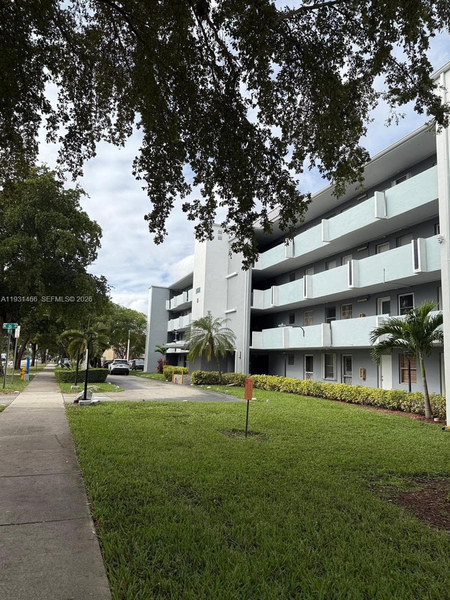 ROLLING GREEN CONDO B · #B113 in Miami - Photo 23