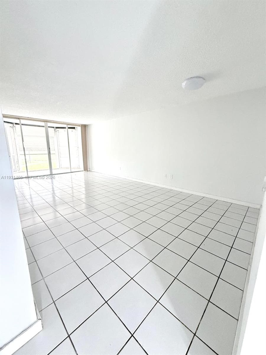 ROLLING GREEN CONDO B · #B113 in Miami - Photo 16