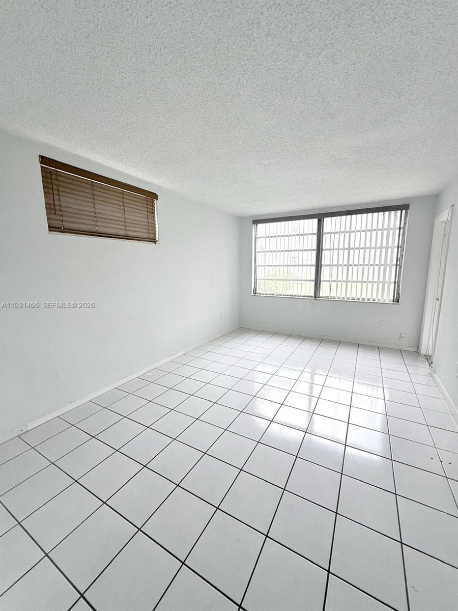 ROLLING GREEN CONDO B · #B113 in Miami - Photo 12
