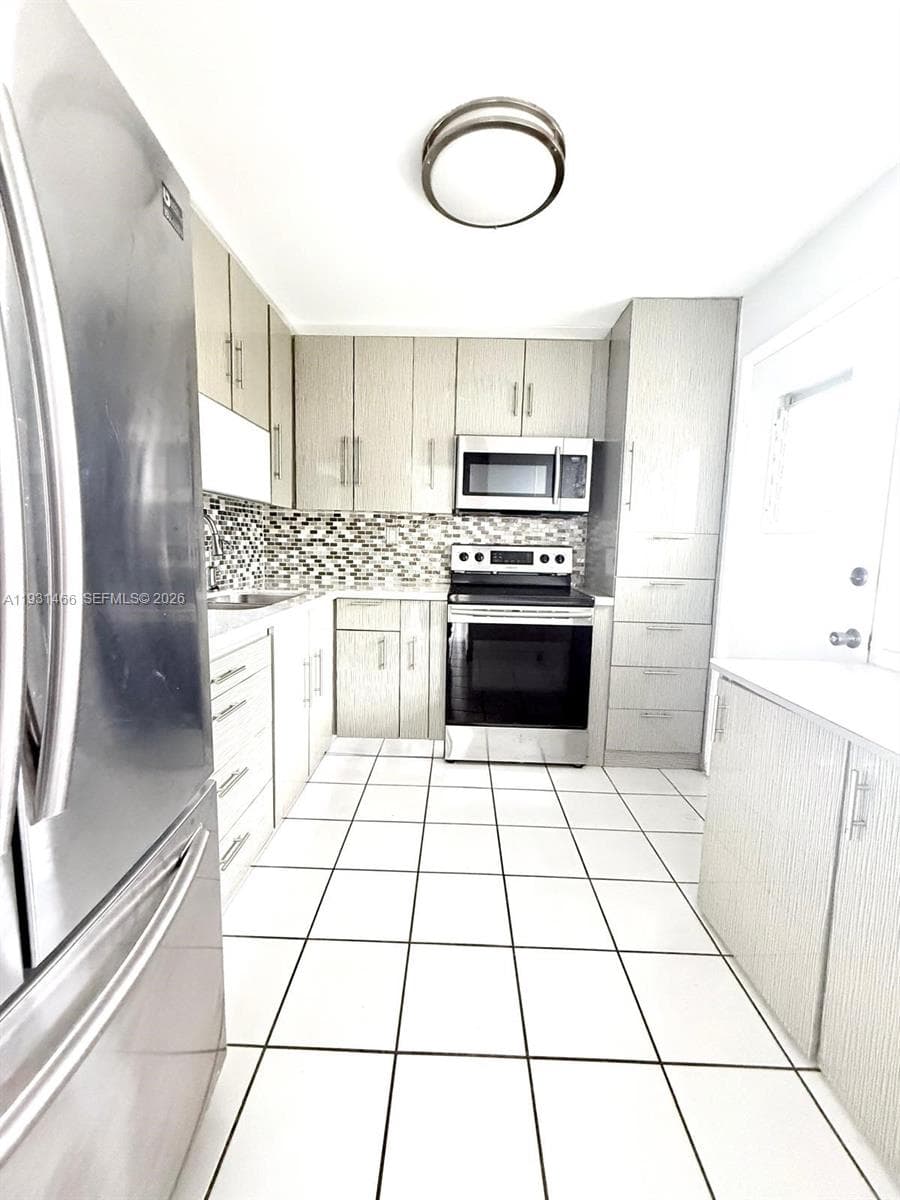 ROLLING GREEN CONDO B · #B113 in Miami - Photo 7