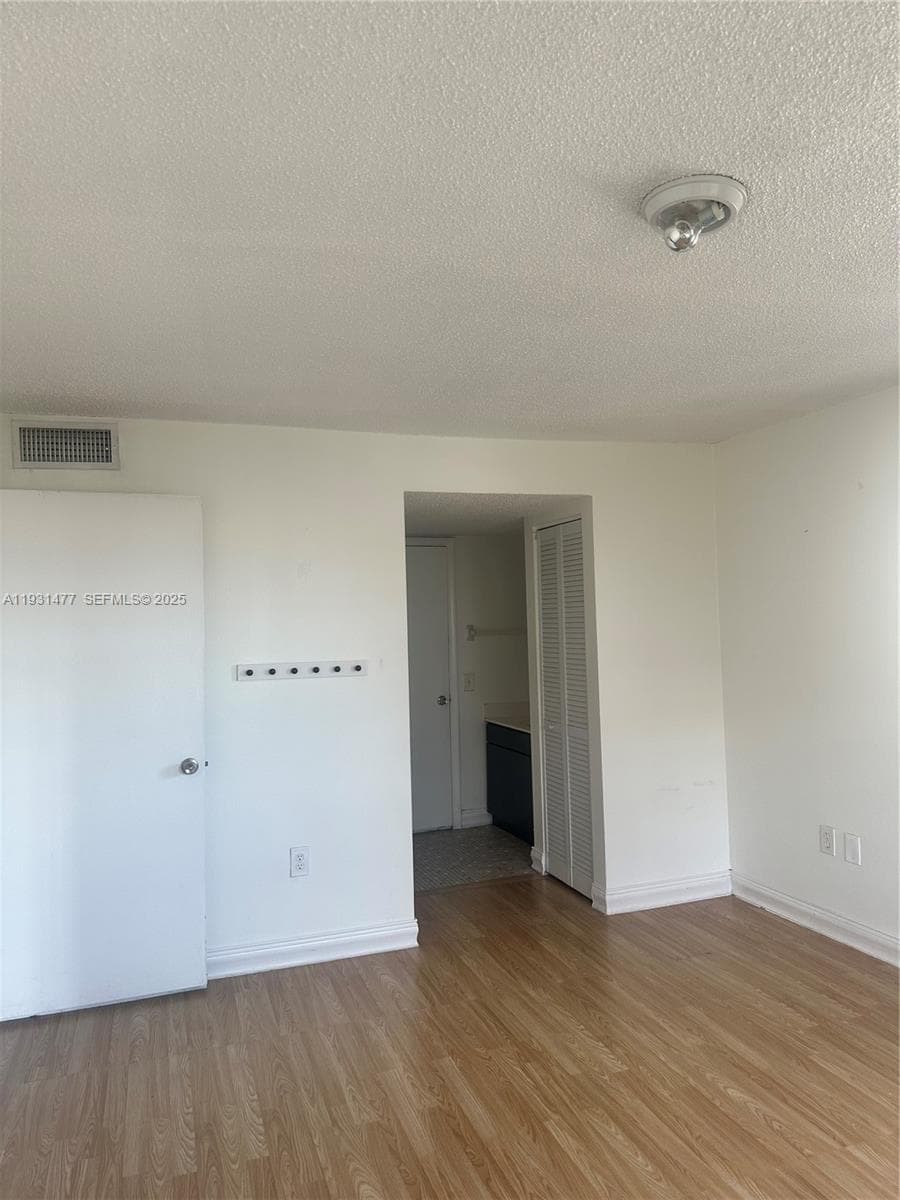 COLLINS VISTA CONDO · #404 in Miami Beach - Photo 12