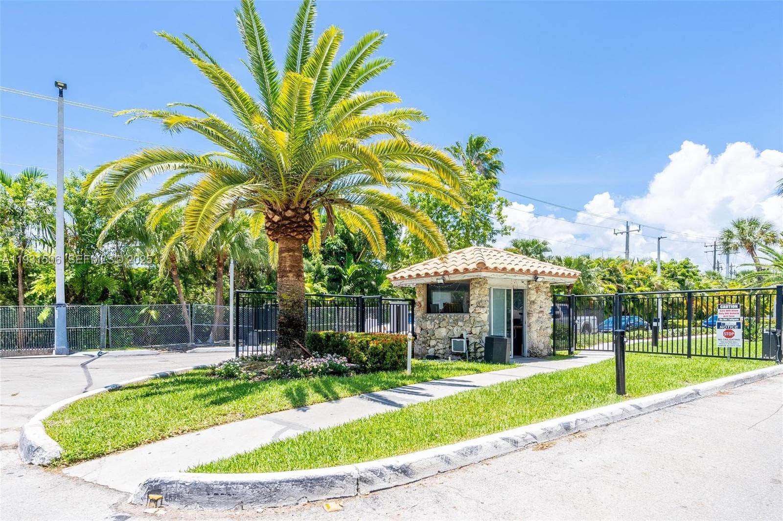 DEL PRADO MARINA · #1205 in Aventura - Photo 43