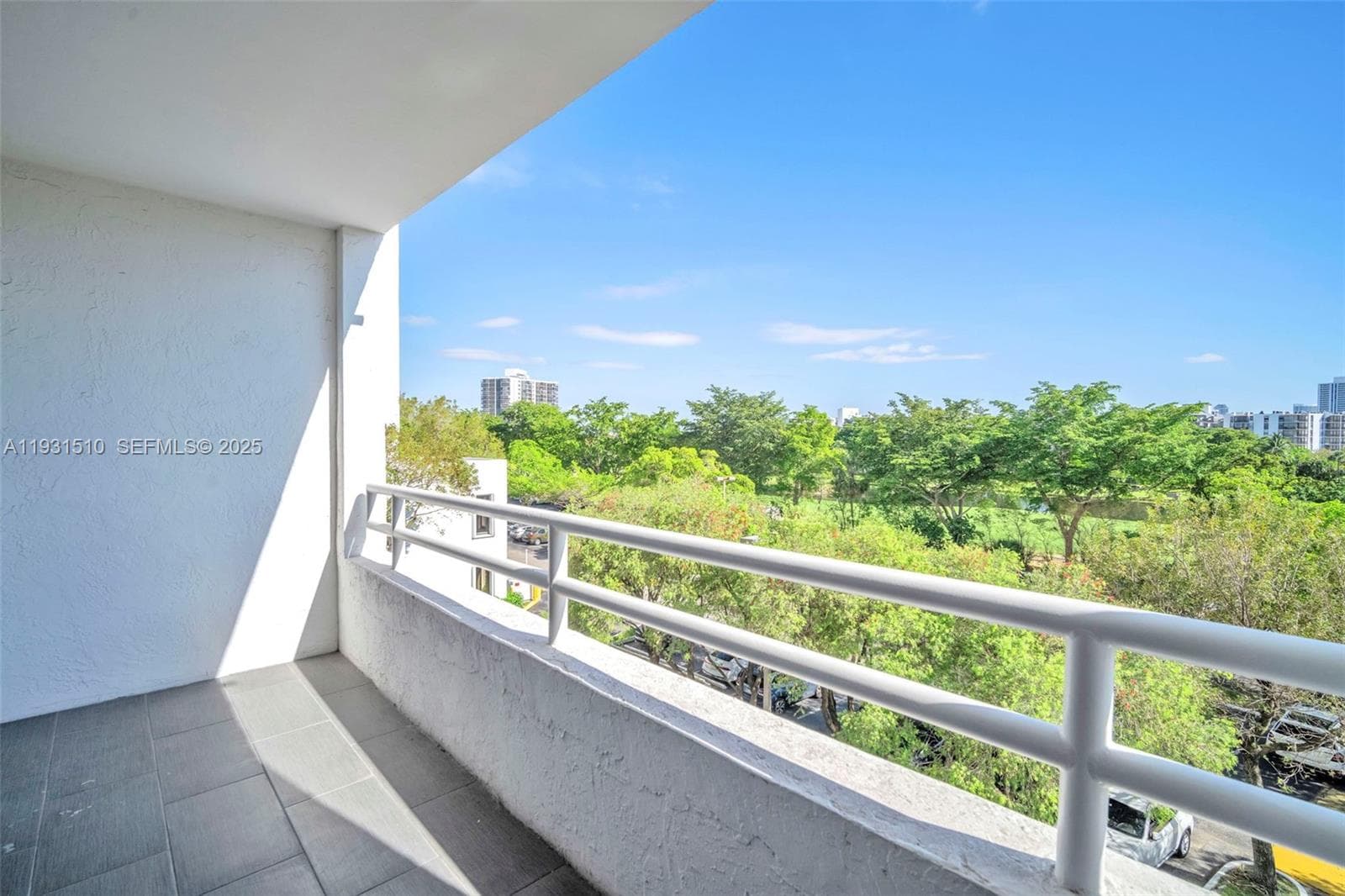 DELVISTA · #421 in Aventura - Photo 23