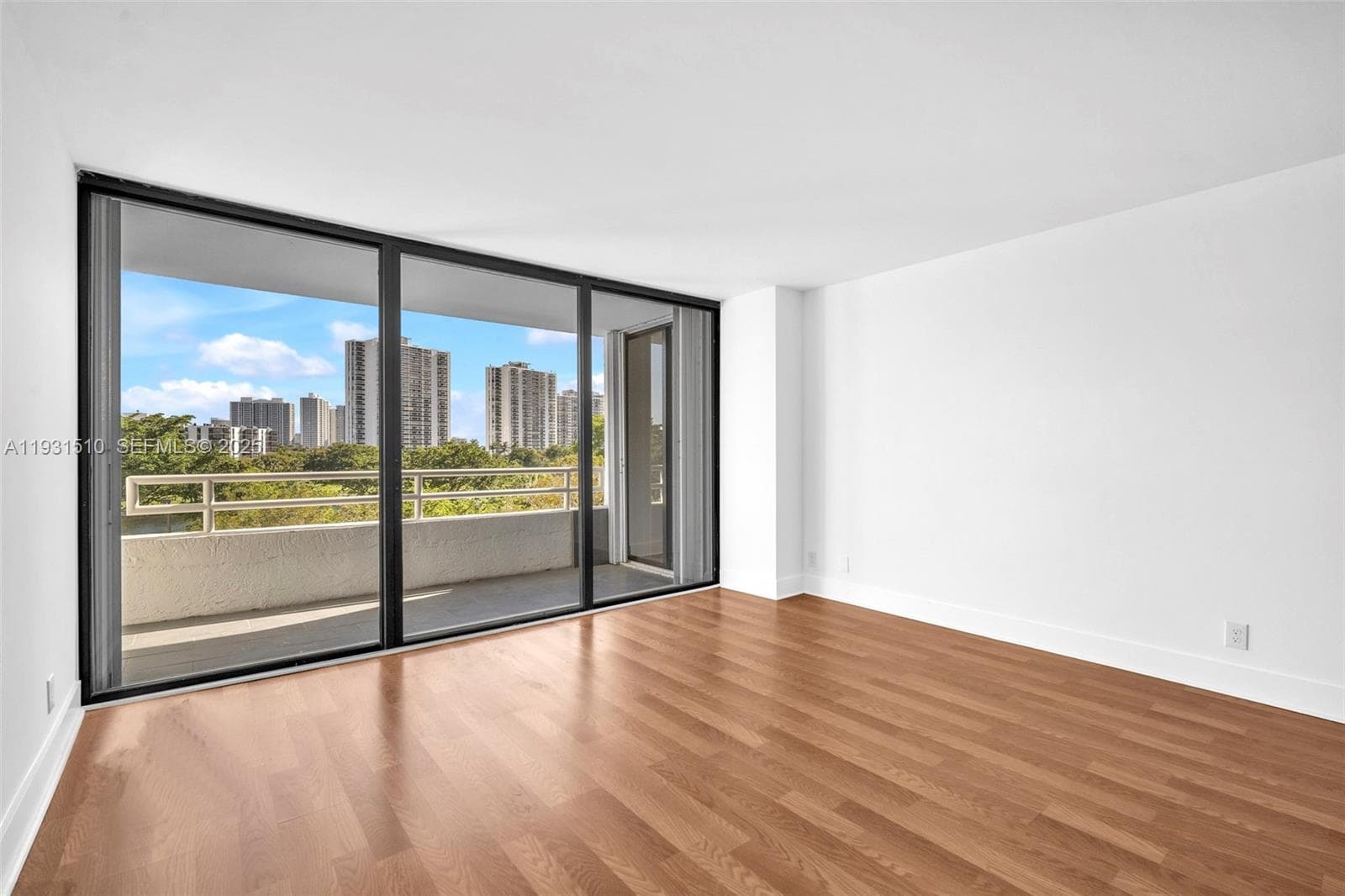 DELVISTA · #421 in Aventura - Photo 9