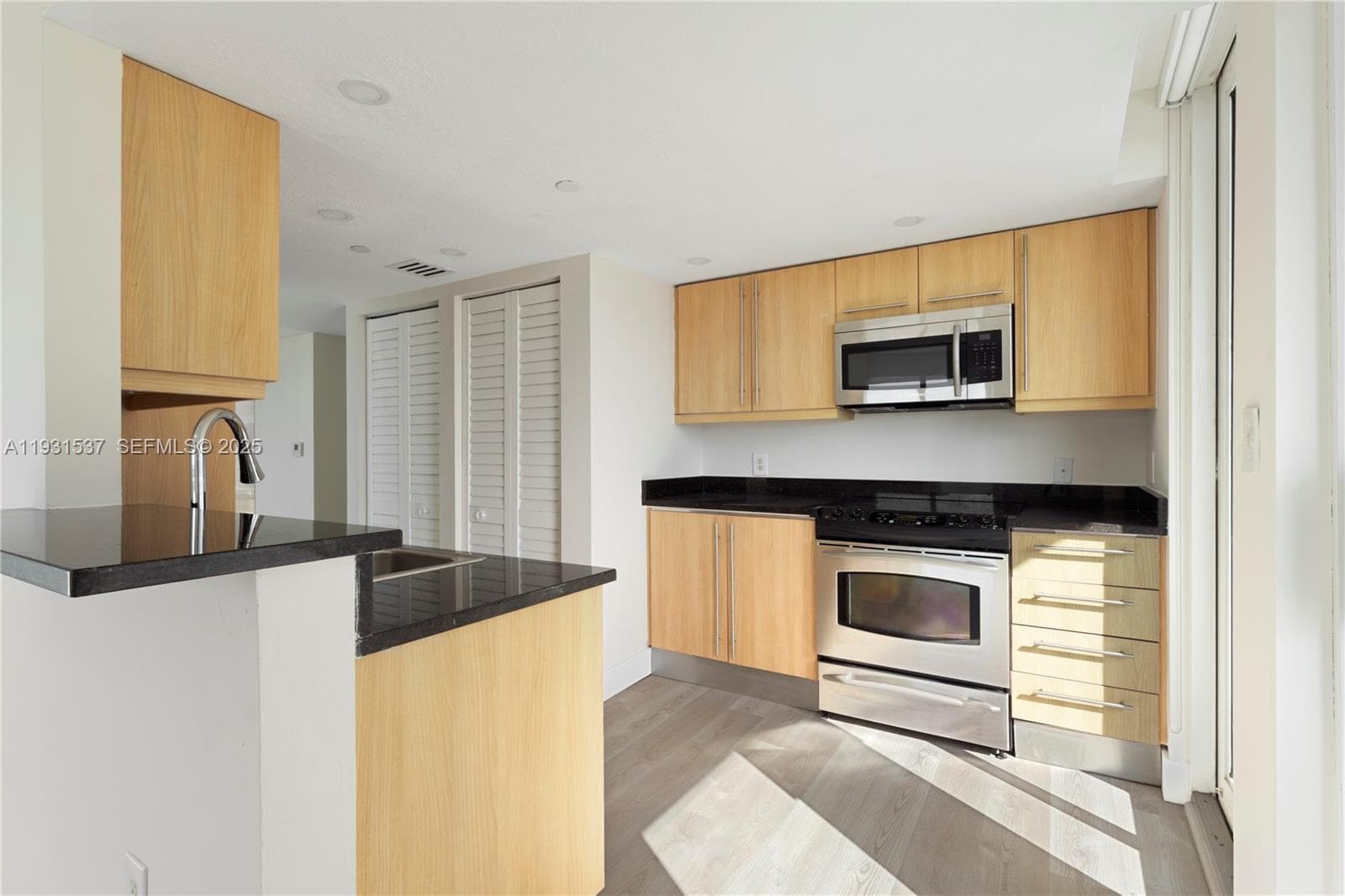 OCEANBLUE CONDO OF MIAMI · #615 in Miami Beach - Photo 24