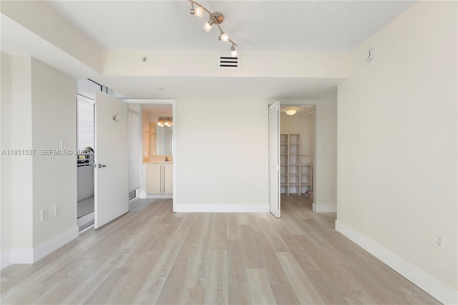 OCEANBLUE CONDO OF MIAMI · #615 in Miami Beach - Photo 18