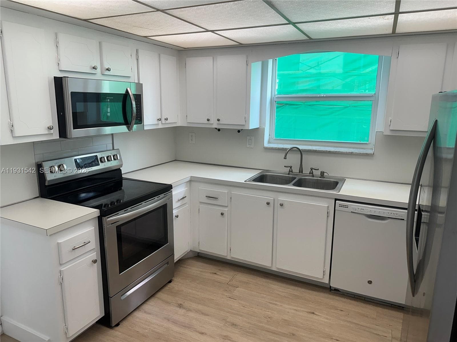MANSARD · #5B in Bay Harbor Islands - Photo 9