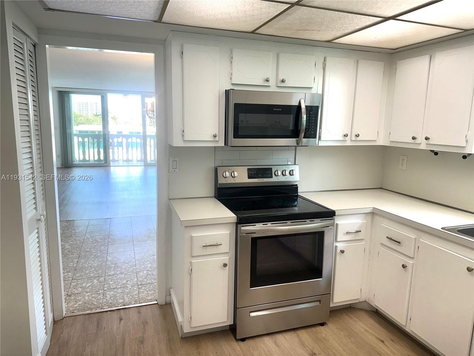 MANSARD · #5B in Bay Harbor Islands - Photo 10