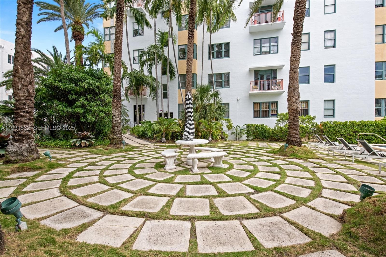 HELEN MAR · #5C in Miami Beach - Photo 15