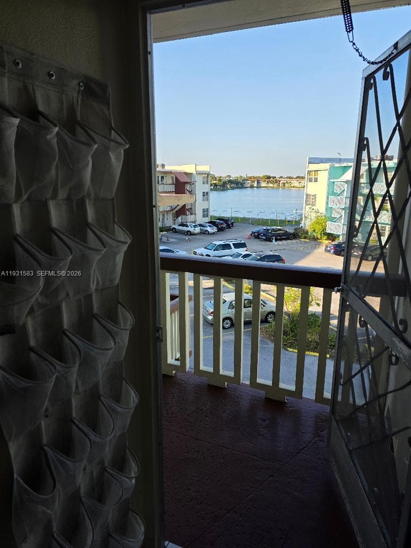 FOURTH MORNING CONDO. · #368 in Miami - Photo 8