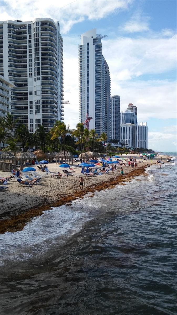 PLAZA OF AMERICAS CONDO P · #204 in Sunny Isles Beach - Photo 10