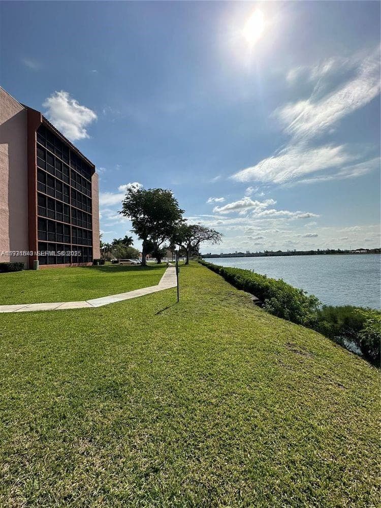 Lakeview Condominium · #302-6 in Miami - Photo 14