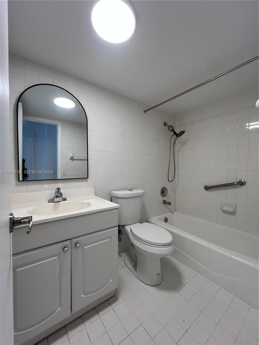BAYVIEW TERR CONDO · #1205 in Miami Beach - Photo 18
