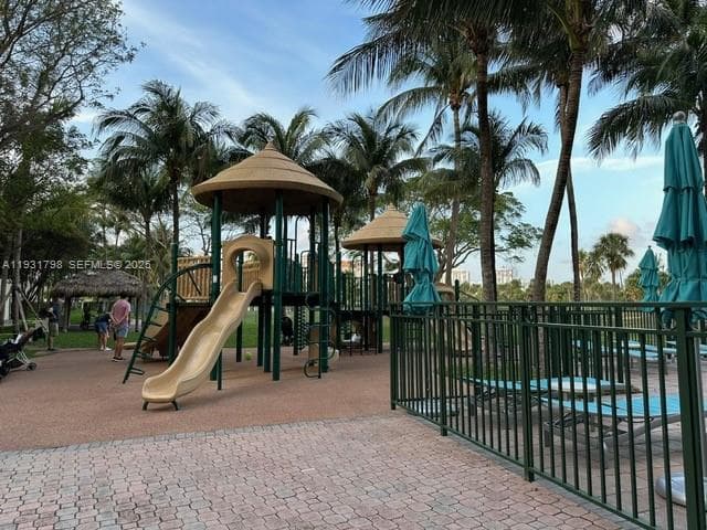 TURNBERRY ON THE GREEN CO · #406 in Aventura - Photo 12