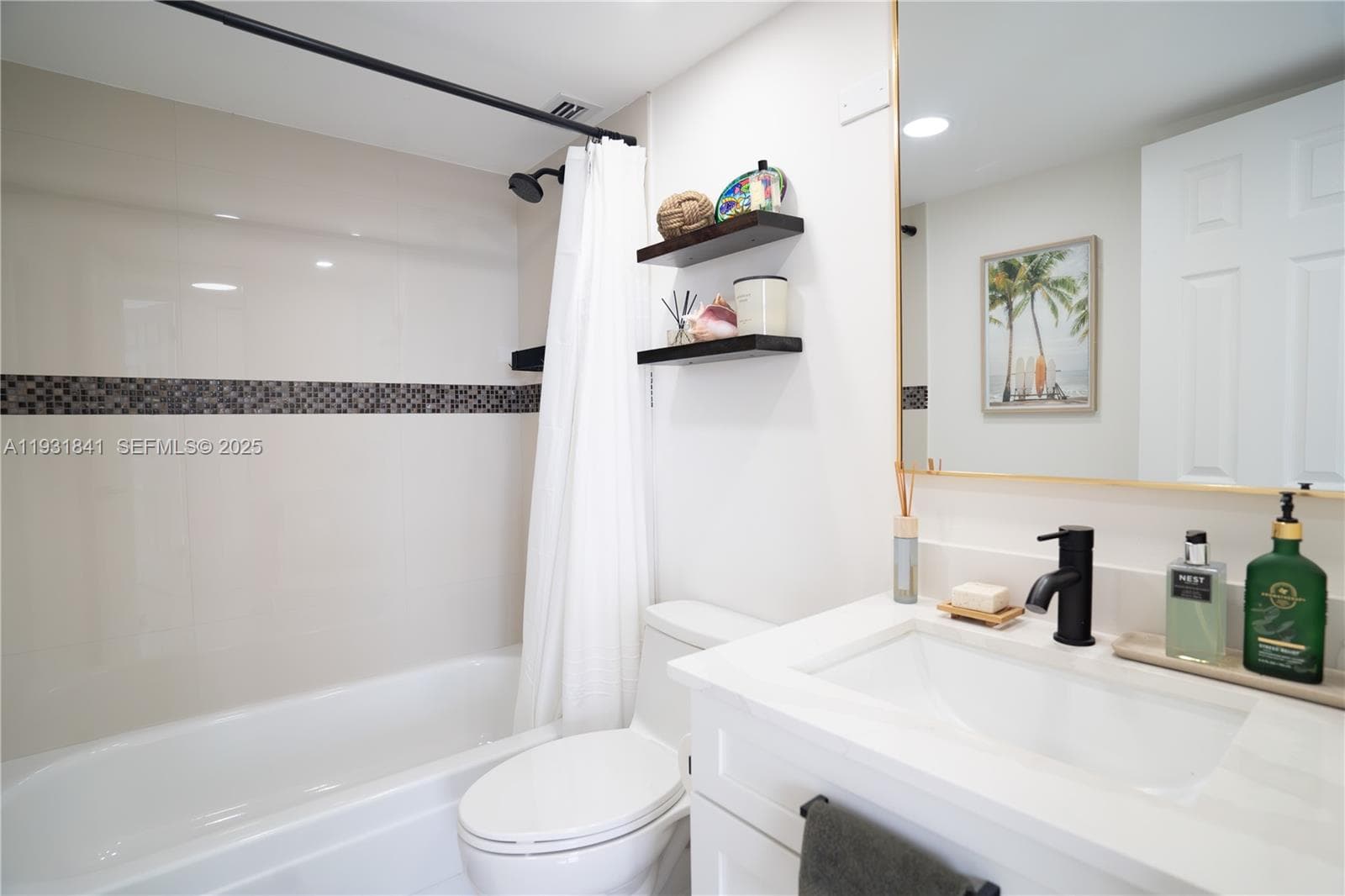 BAYVIEW TOWERS CONDO SOUT · #C1502 in North Miami - Photo 17